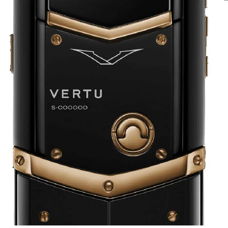 Vertu-Signature-Rose-Gold-Ultimate-Black-Ceramic-2-2